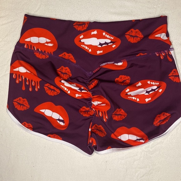 Highwaisted booty shorts - Picture 4 of 6